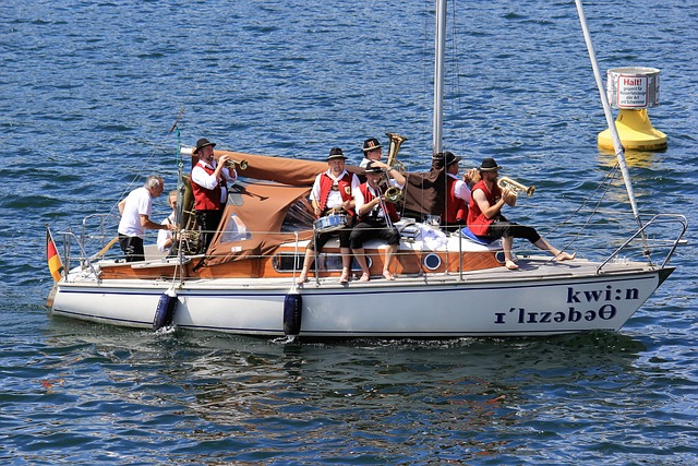 中国足球不 中国足球不